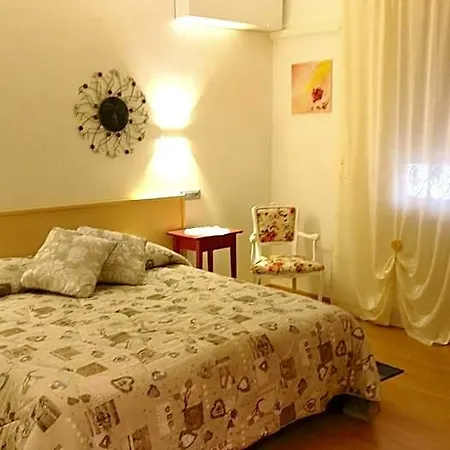 Delle Rose לינה וארוחת בוקר קונליאנו