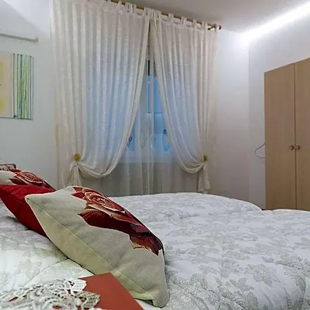 לינה וארוחת בוקר Delle Rose 3*
