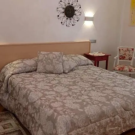 Delle Rose Bed and Breakfast 3*